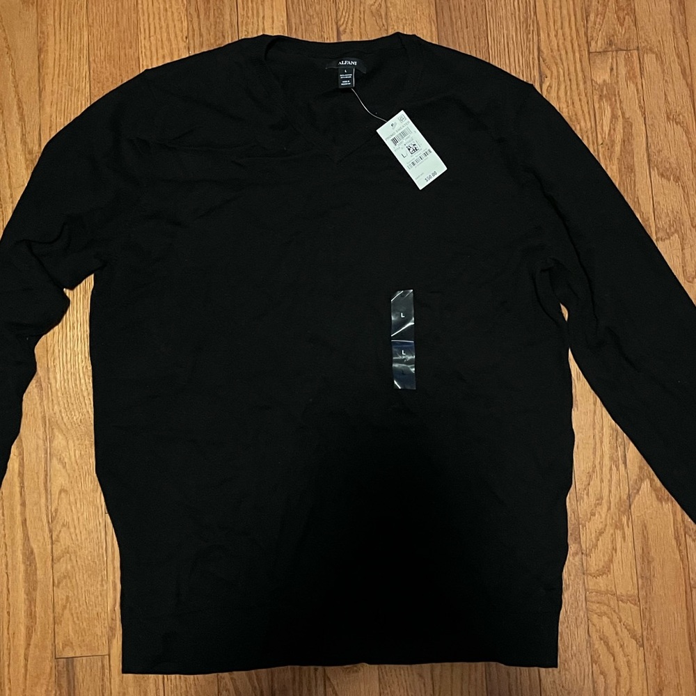 High vneck light sweater